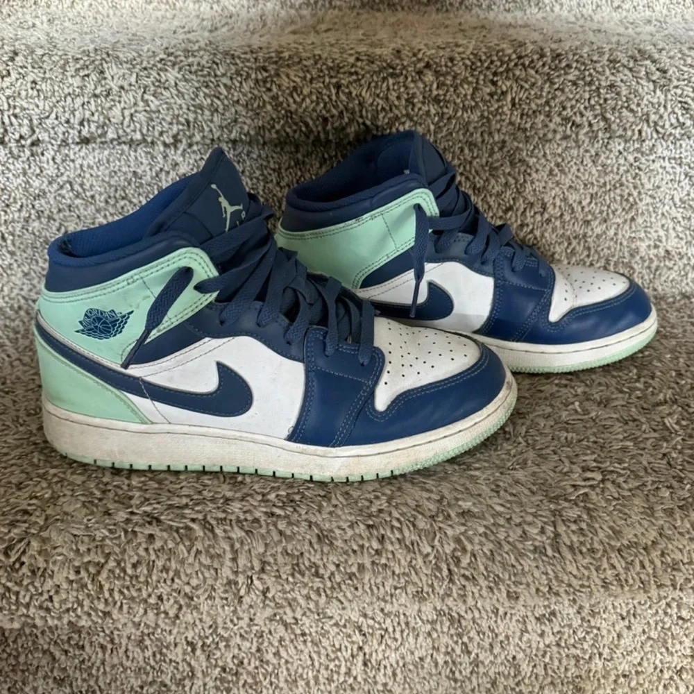 Nike Blue and Green Athletic Shoes - Picture 1 of 2
